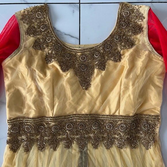 Red and gold Indian Pakistani Punjabi Lehenga - Picture 1 of 6